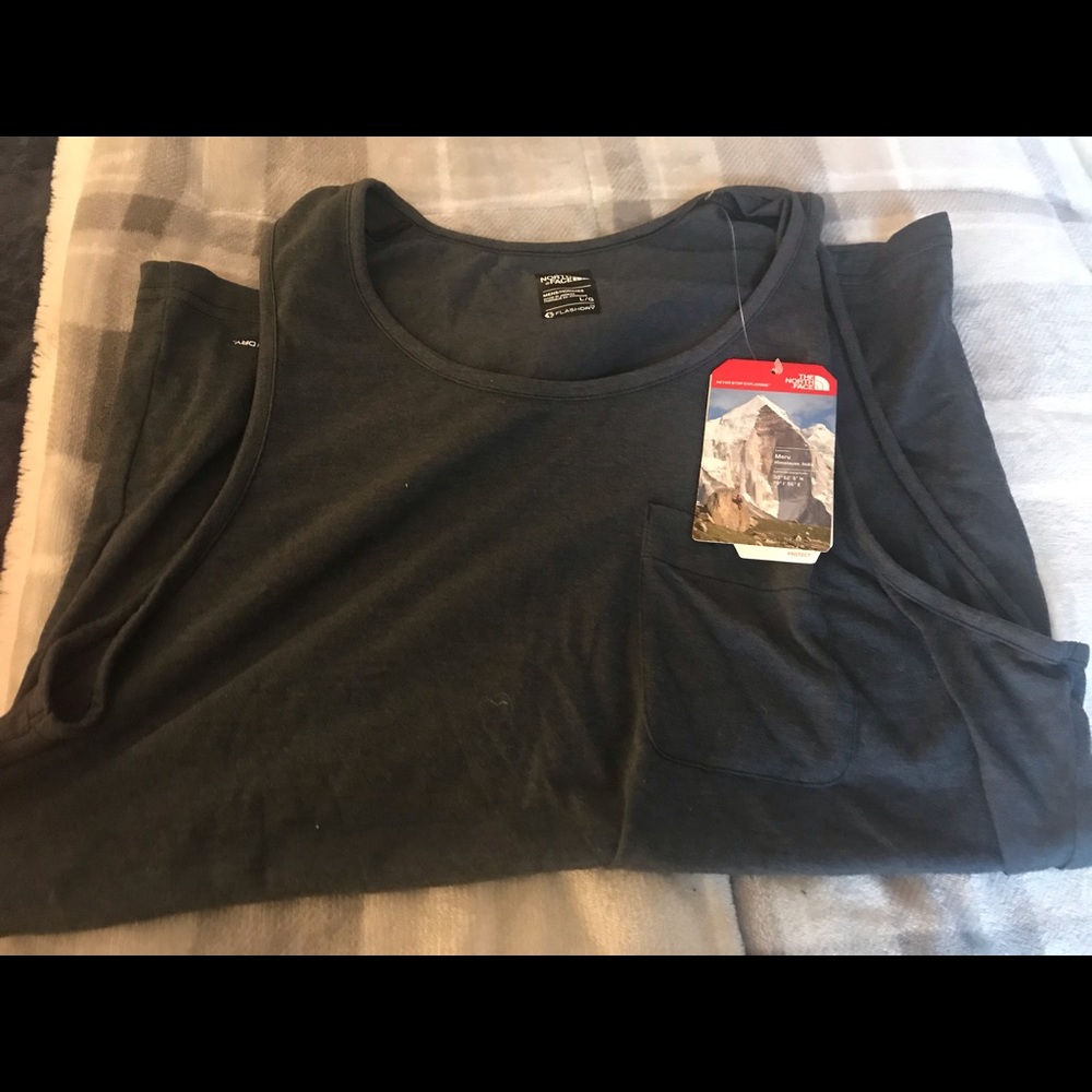 Men’s North Face tank